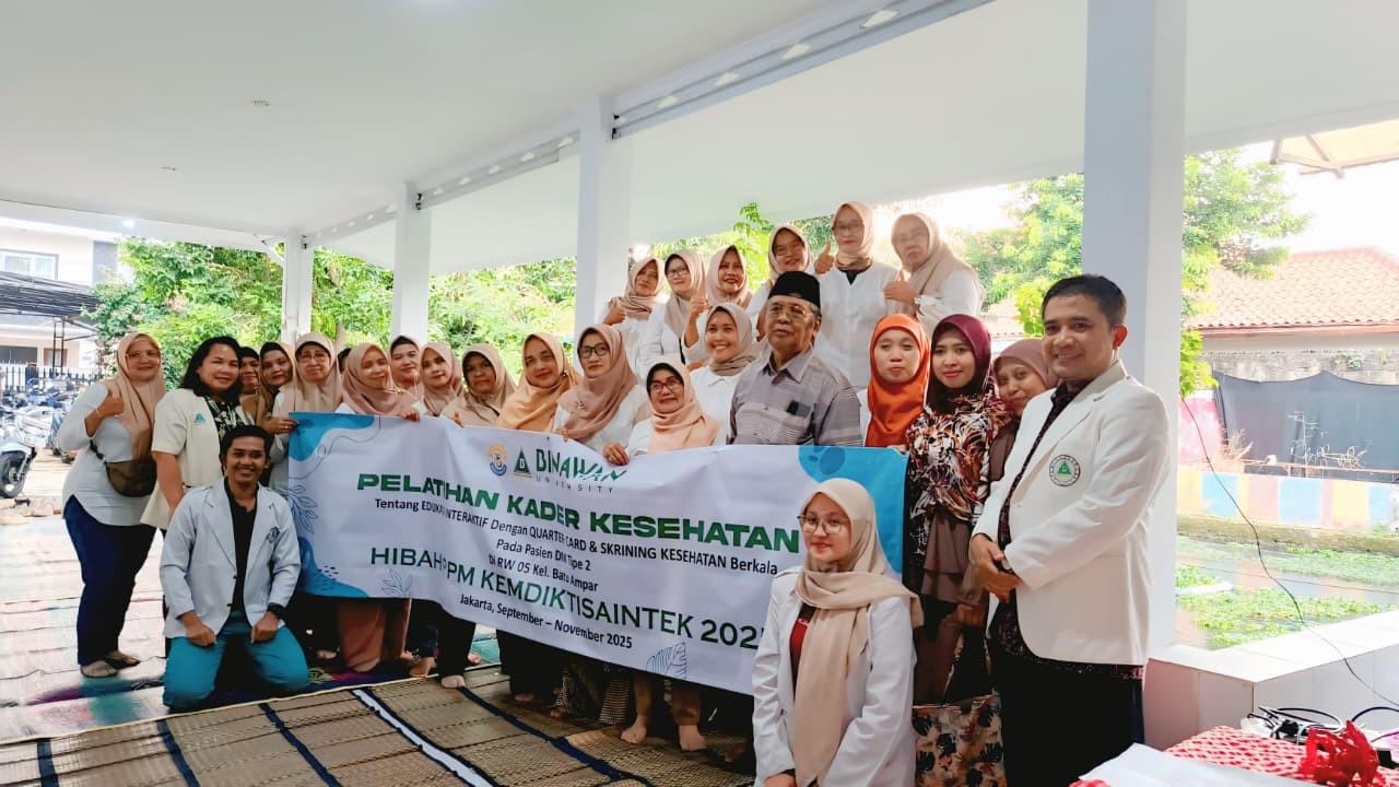 Dosen dan mahasiswa Universitas Binawan melaksanakan kegiatan pengabdian masyarakat di Batu Ampar, Condet, Jakarta Timur