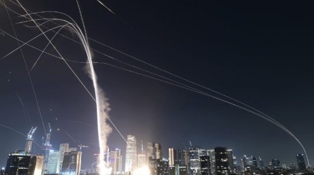 Gambar serangan udara