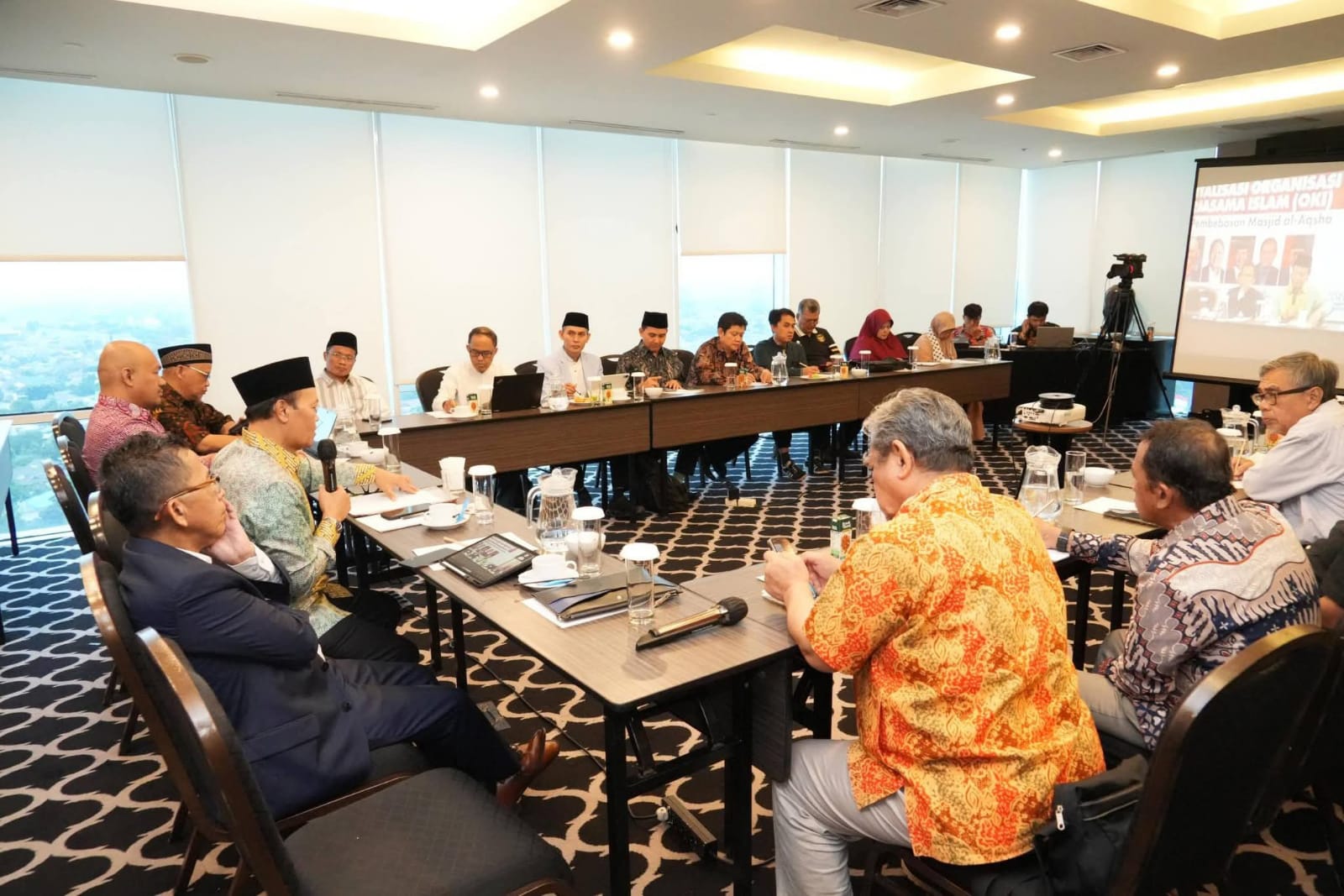 Diskusi revitalisasi OKI untuk kemerdekaan Palestina dan Masjid Al-Aqso bersama Wakil Ketua MPR RI, Hidayat Nurwahid.