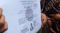 Foto salinan ijazah Joko Widodo yang menimbulkan perdebatan (foto Kompas) Foto salinan ijazah Joko Widodo yang menimbulkan perdebatan (foto Kompas - Singgih Wiryono)