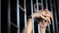 Ilustrasi orang yang sedang menjalani masa tahanan atau hukuman di penjara (Foto Shutterstock)